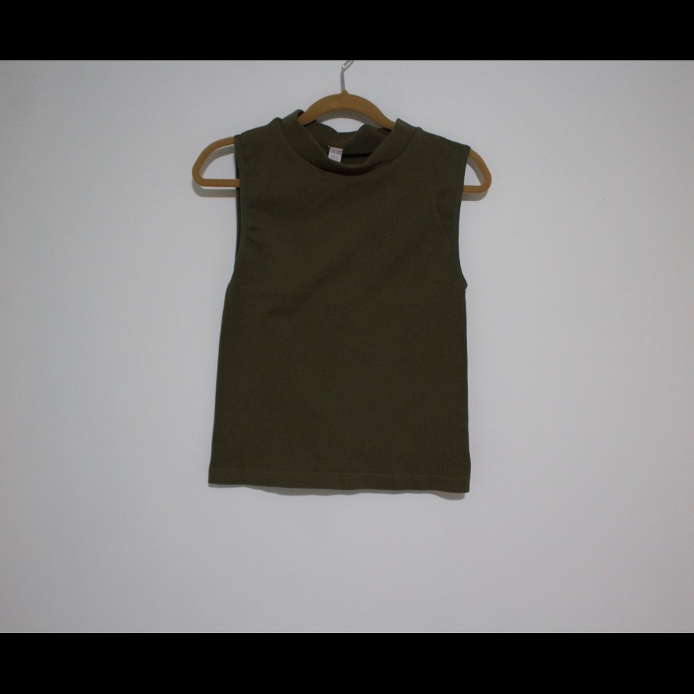 Spadix Crop Top